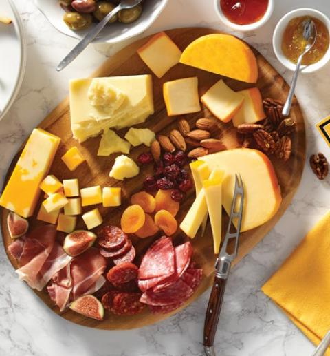 Fine cheese platter: 4 easy tips to nail it like a pro